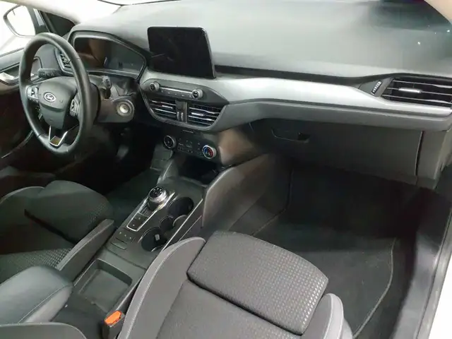 Ford Focus view 9