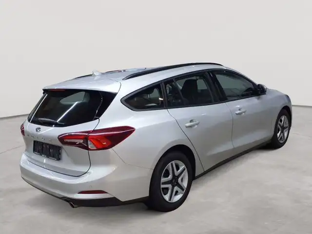 Ford Focus view 4