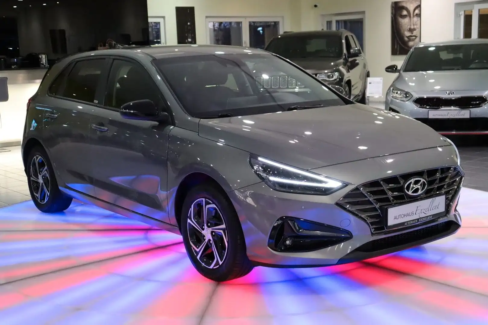 Hyundai i30 Intro Edition*NAVI*KLIMA*ALU*LHZ*PDC*LED* Grau - 2