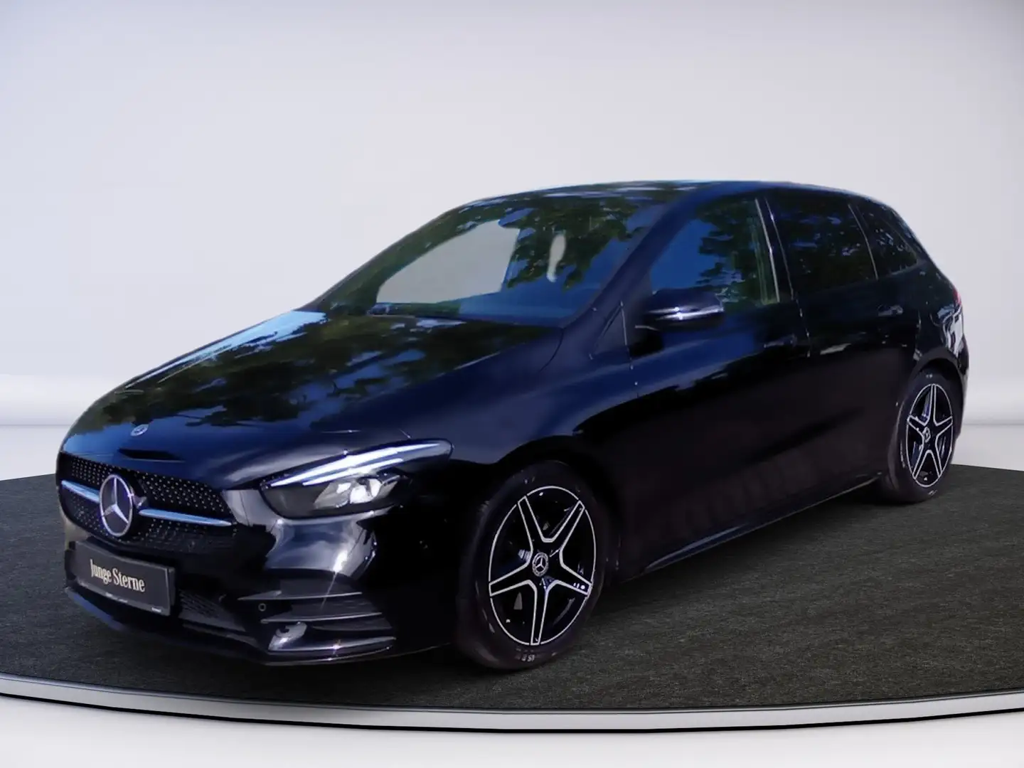 Mercedes-Benz B 180 AMG-Line Schwarz - 2