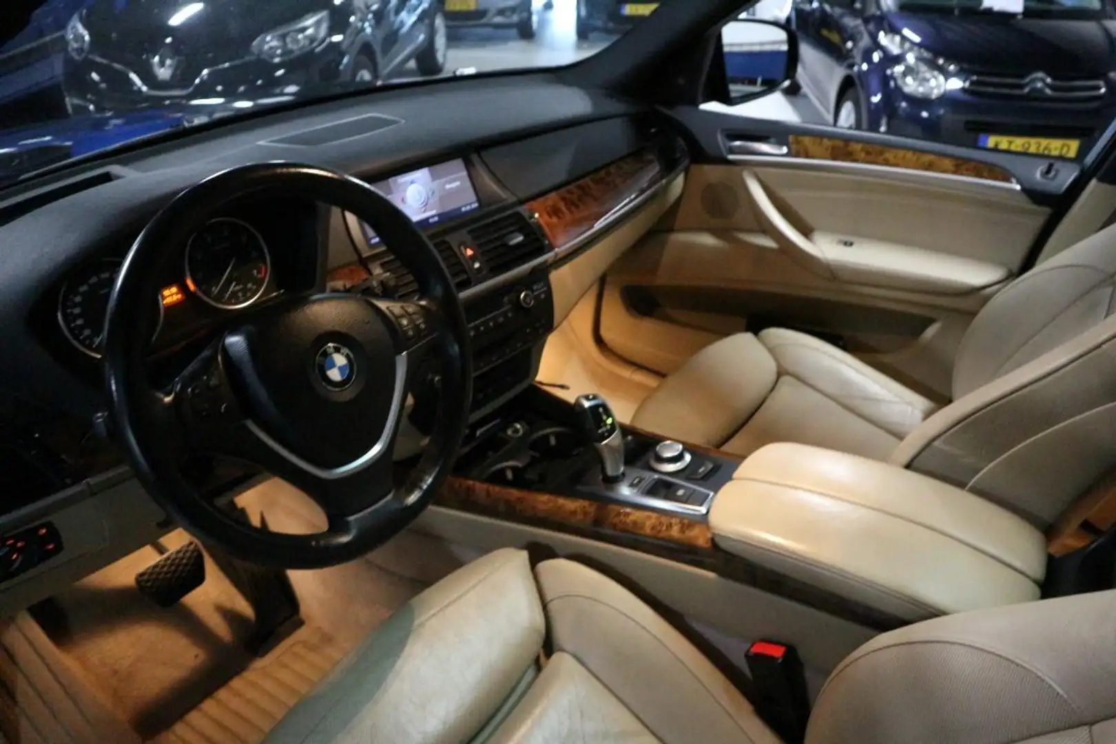 BMW X5 XDrive48i / Pano / Stoel koeling / TV+DVD / V8 / Y Blauw - 2