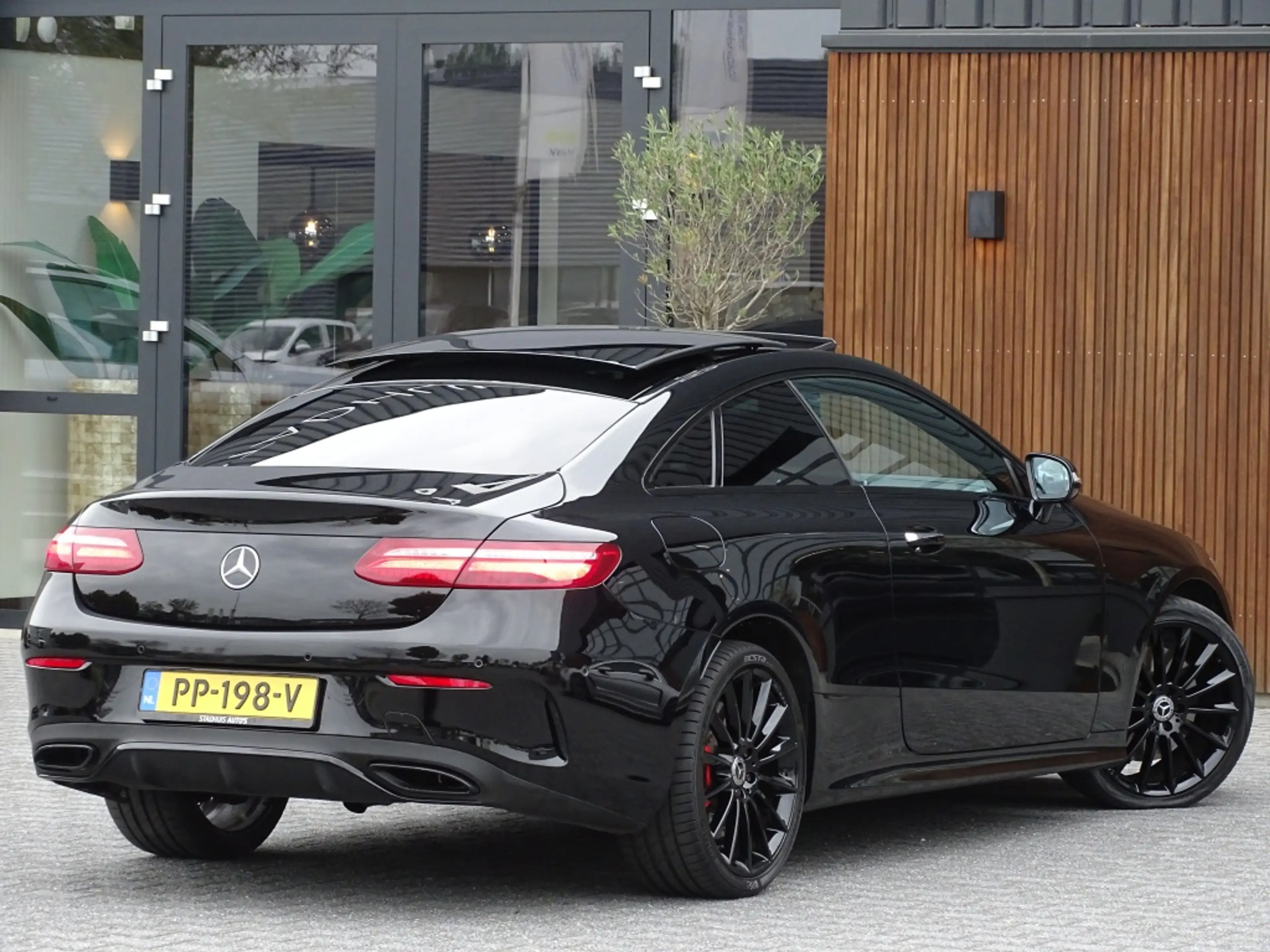 Mercedes-Benz E 400 Coupé 4 Matic 334PK AMG Edition 1 / Burmester *NAP — photo 6