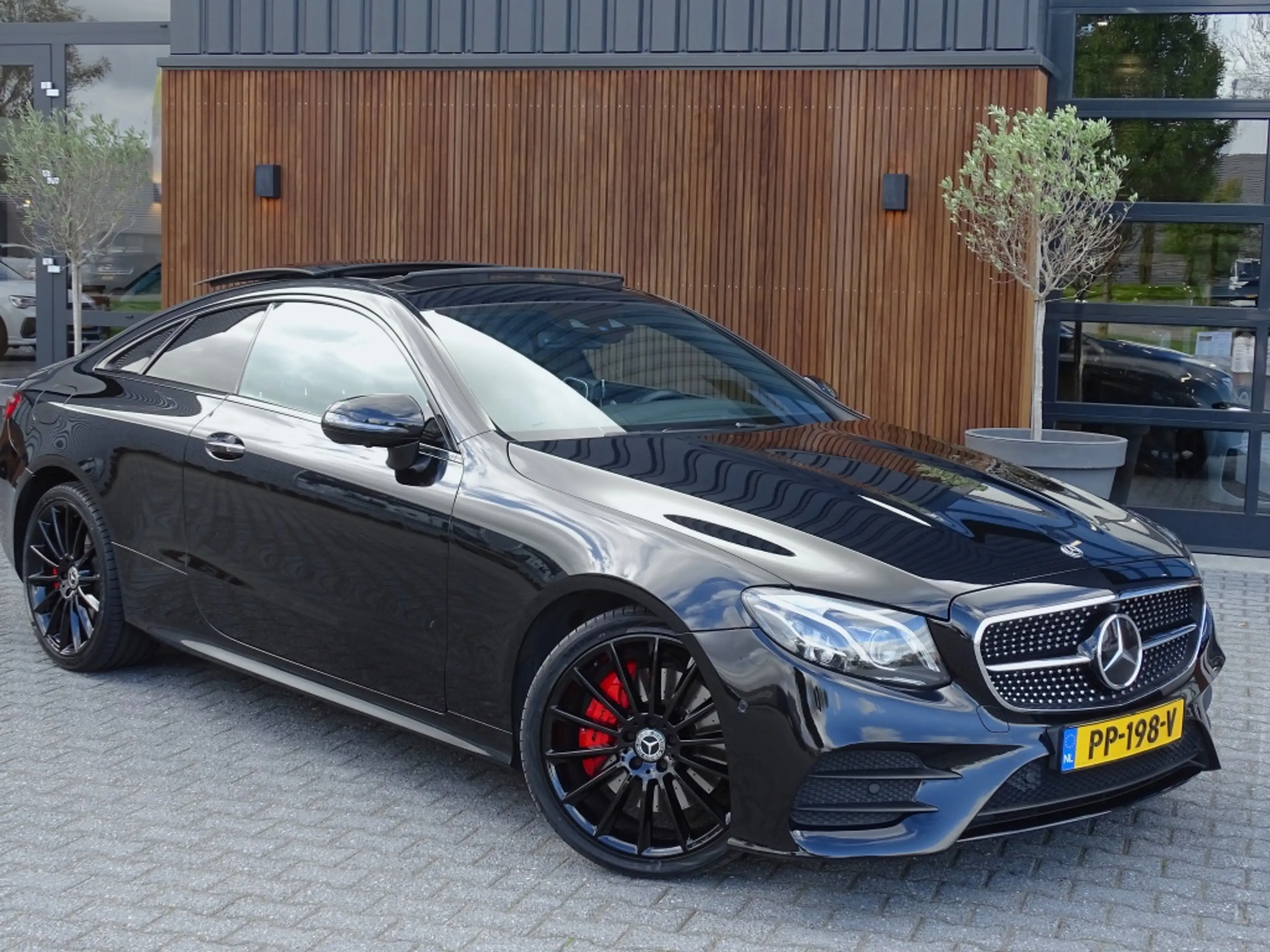 Mercedes-Benz E 400 Coupé 4 Matic 334PK AMG Edition 1 / Burmester *NAP — photo 2