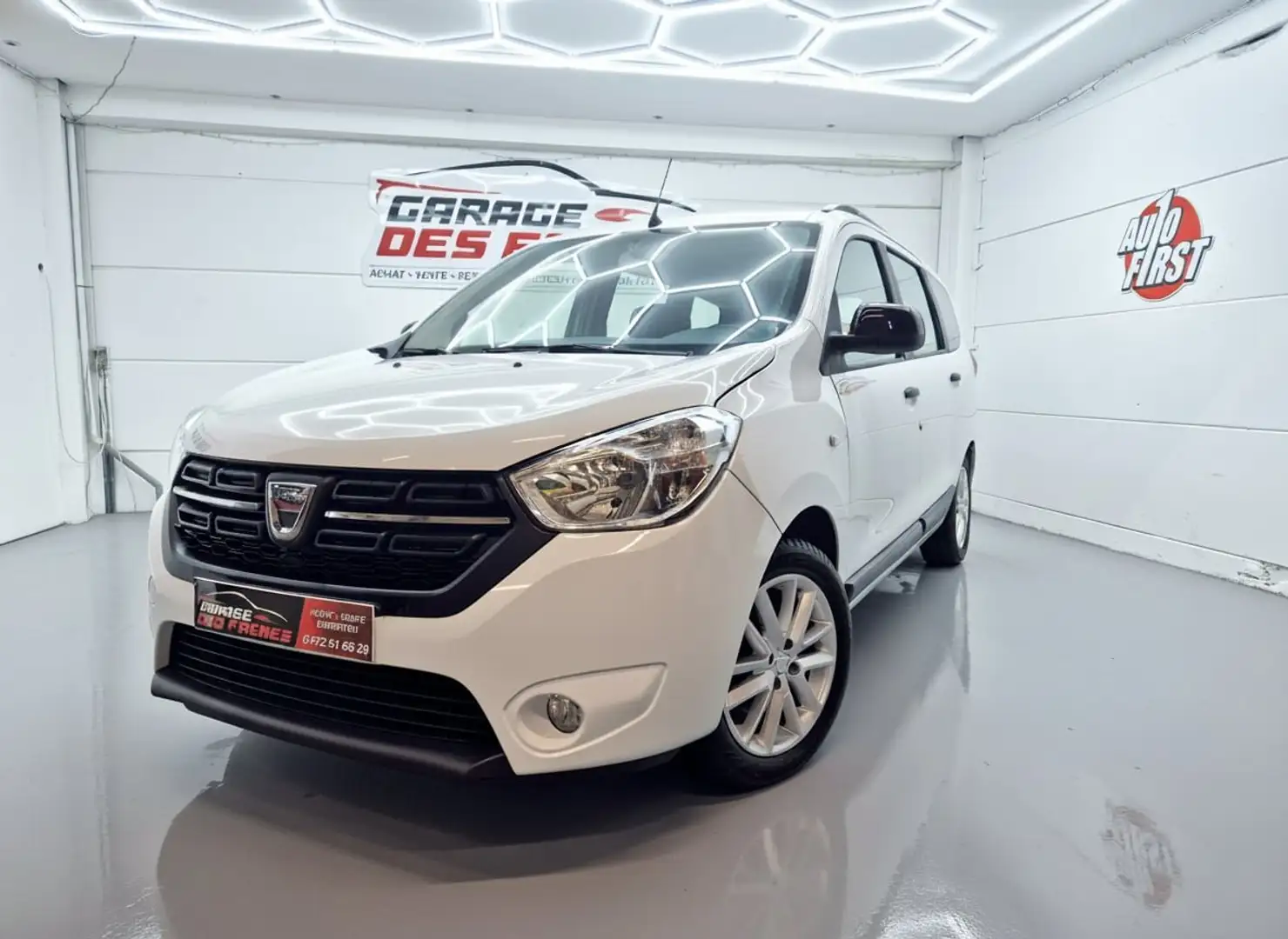 Dacia Lodgy Lodgy 1.5 Blue dCi Comfort 5pl. Wit - 1
