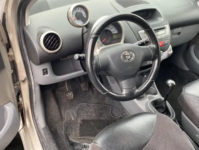 Toyota Aygo view 9