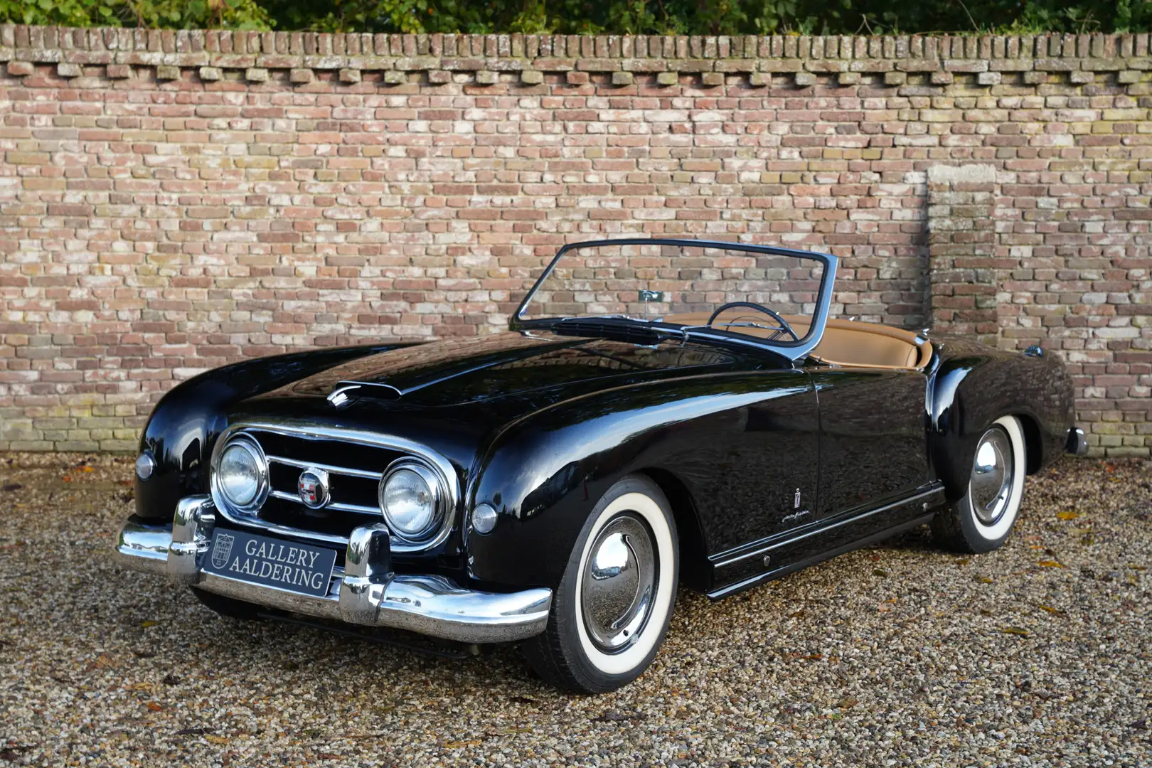 Oldtimer Nash Healey Roadster High quality restoration on behalf Zwart - 1
