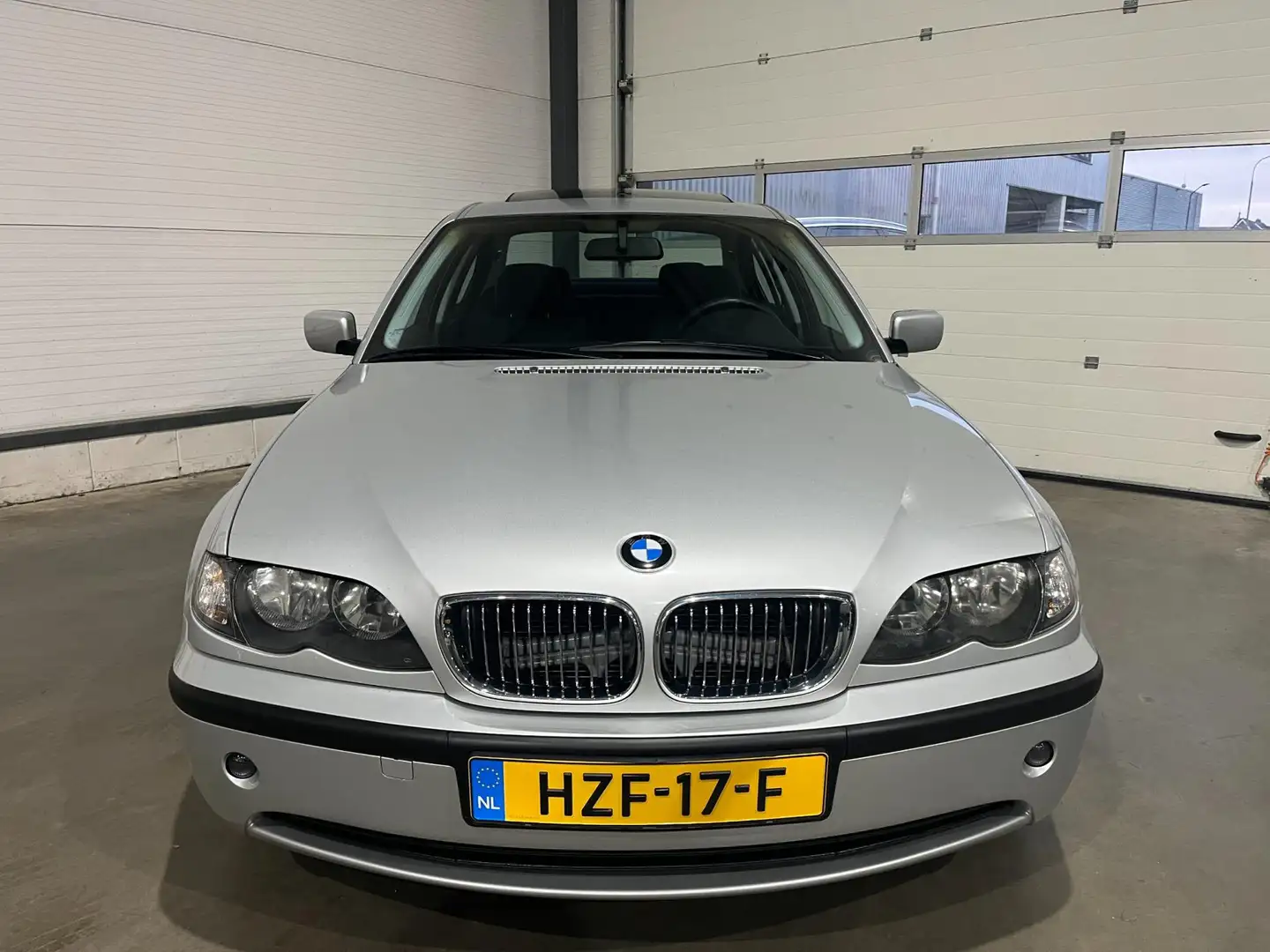 BMW 320 3-serie 320i Executive Gris - 2