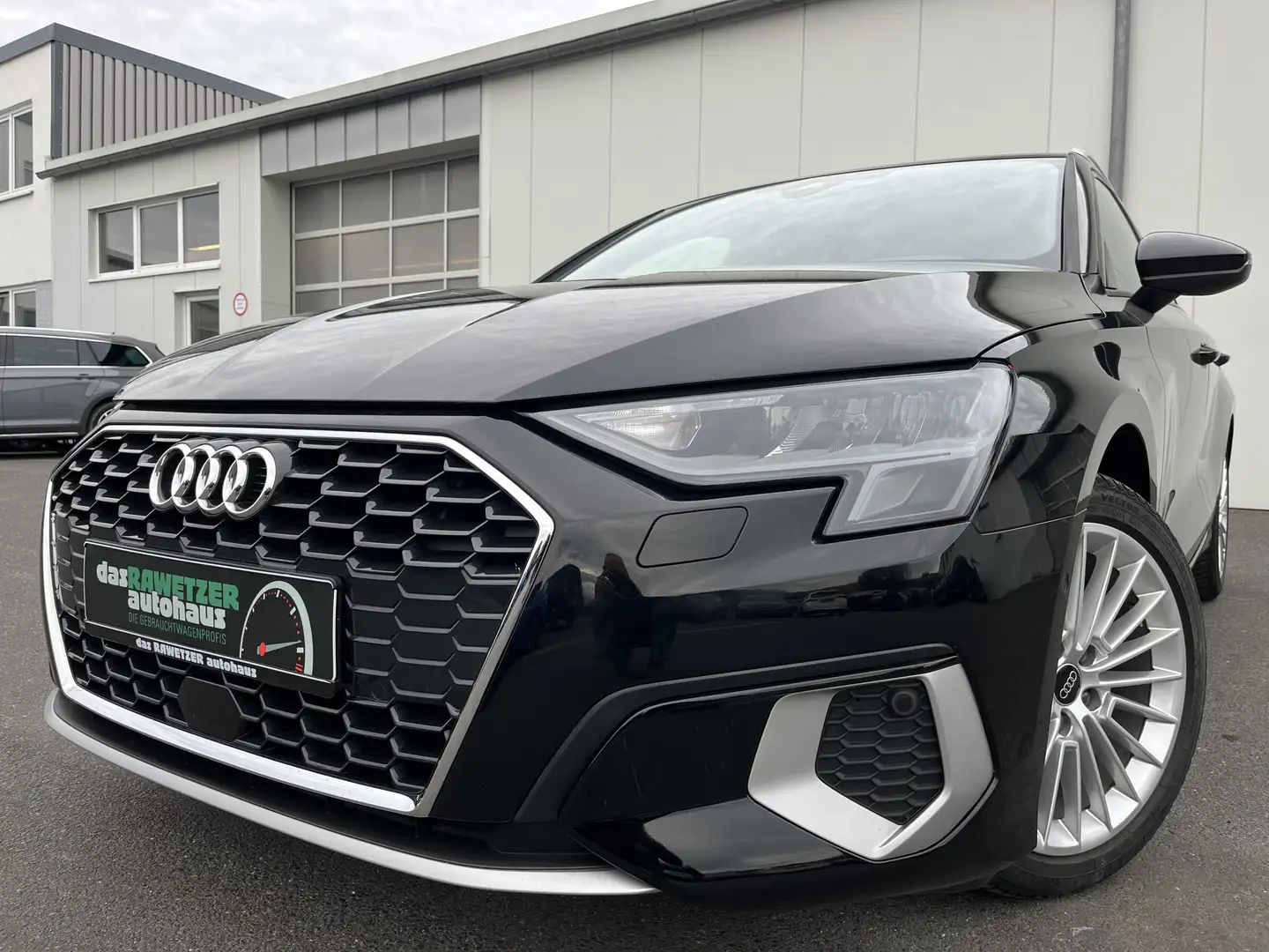 Audi A3 Sportback 35 2.0 TDI S tronic advanced Blackline 1 Schwarz - 1