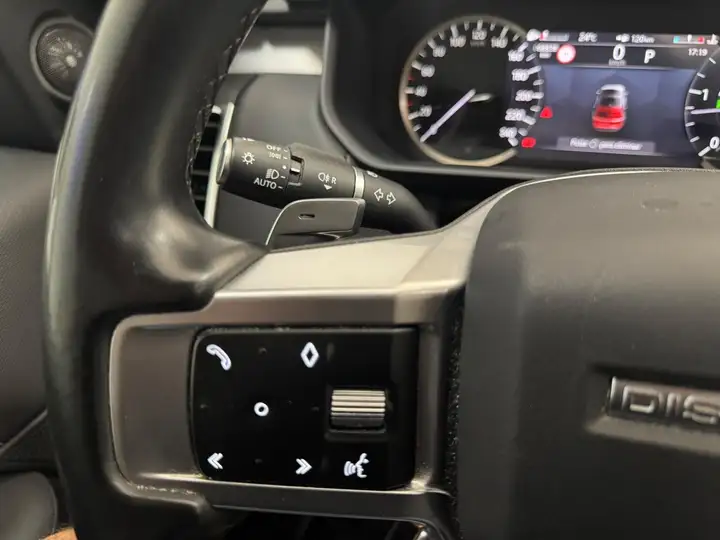 Land Rover Discovery 2023, foto 14