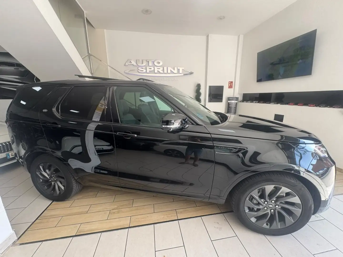 Land Rover Discovery 3.0D I6 R-Dynamic S Aut. 249 Negro - 2