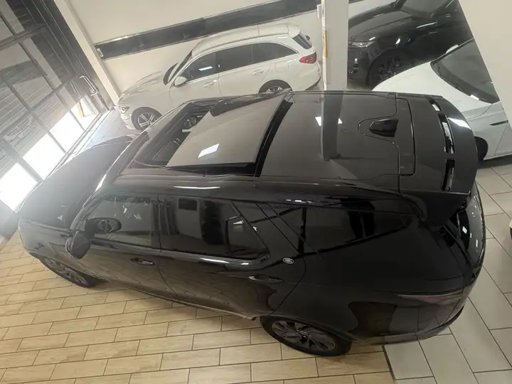 Land Rover Discovery 2023, foto 7