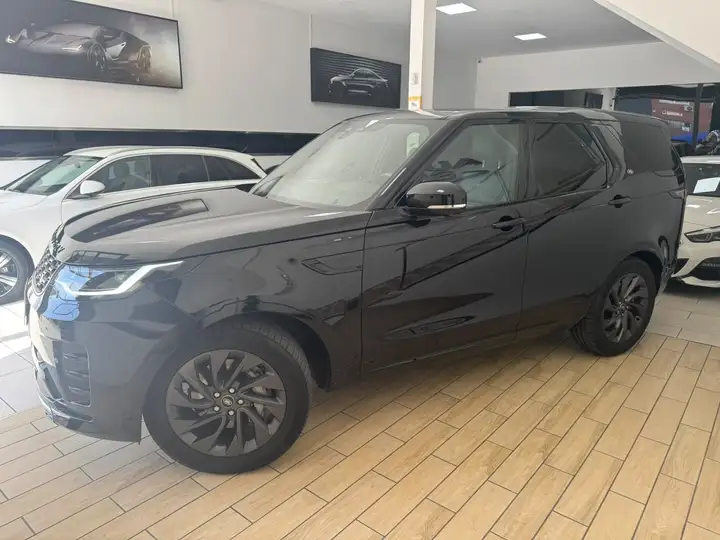 Land Rover Discovery 2023, foto 4