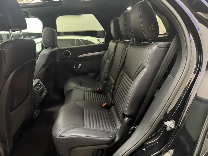 Land Rover Discovery 2023, foto 32