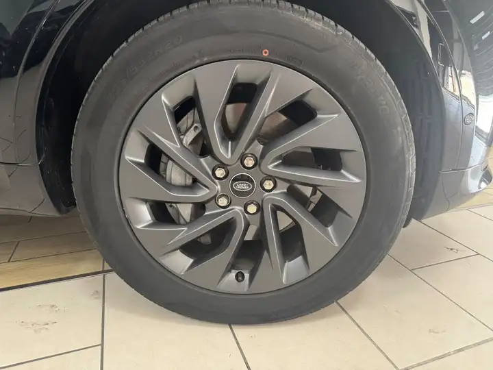 Land Rover Discovery 2023, foto 48