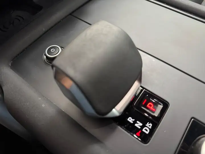Land Rover Discovery 2023, foto 28