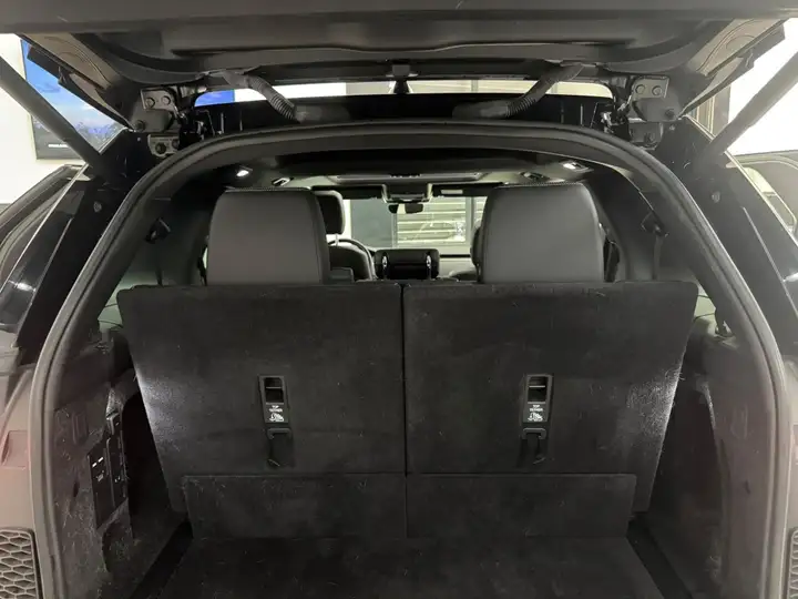 Land Rover Discovery 2023, foto 43