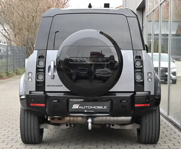 Land Rover Defender view 4