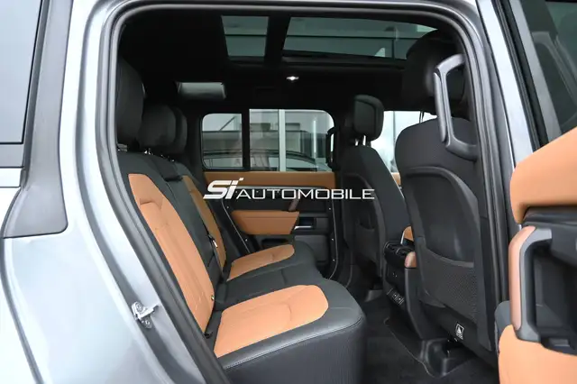 Land Rover Defender view 14