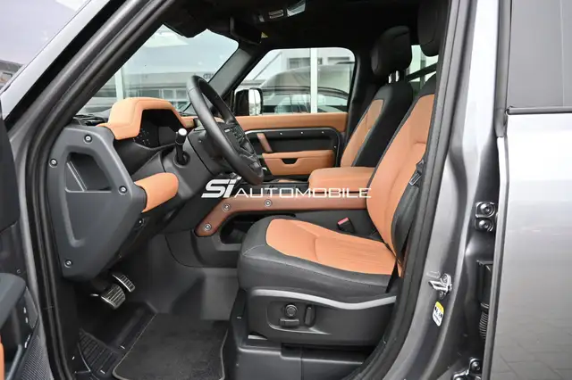 Land Rover Defender view 10