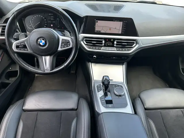 BMW 3 Series view 10