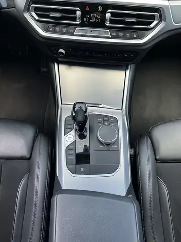 BMW 3 Series view 12