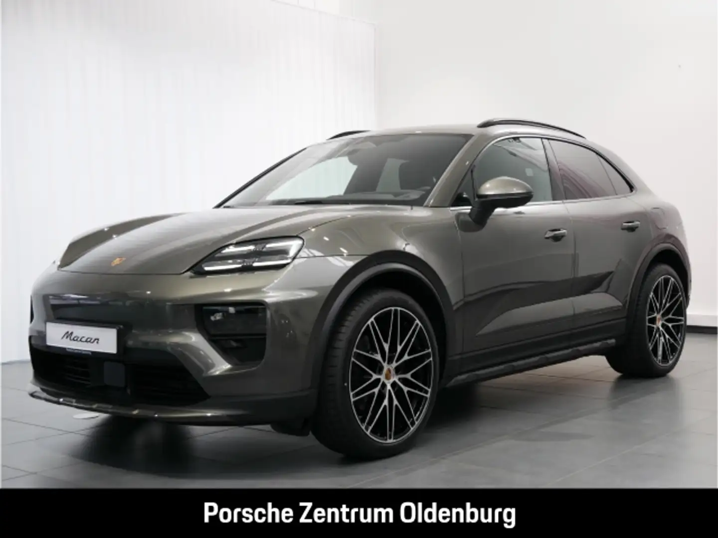 Porsche Macan Electric 4 Luftfed AHK BOSE Pano Matrix LED Grün - 1