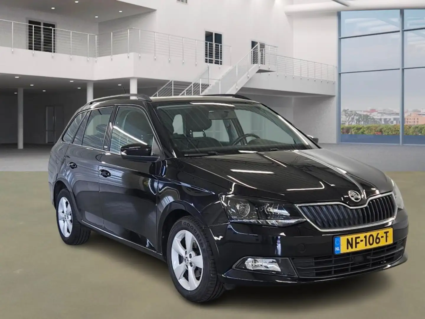 Skoda Fabia Combi 1.2 TSI JOY Zwart - 2