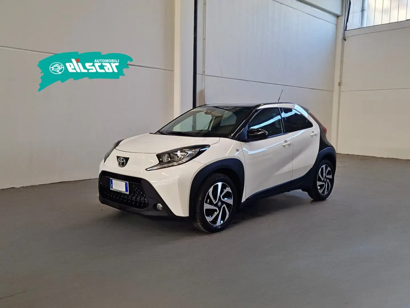 Toyota Aygo X 1.0 VVT-i 72 CV 5 porte Trend S-CVT Blanc - 2