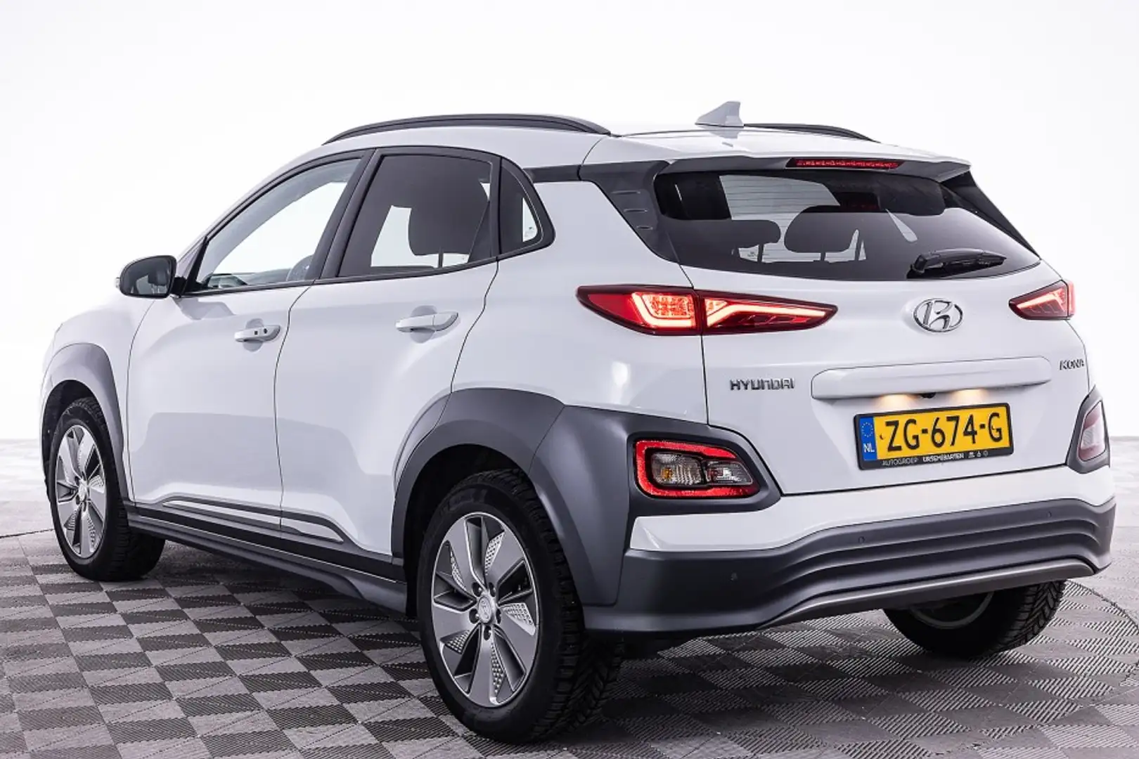 Hyundai KONA EV Premium 64 kWh | 96% SOH | LEDER | NAVI | ECC ✅ Wit - 2