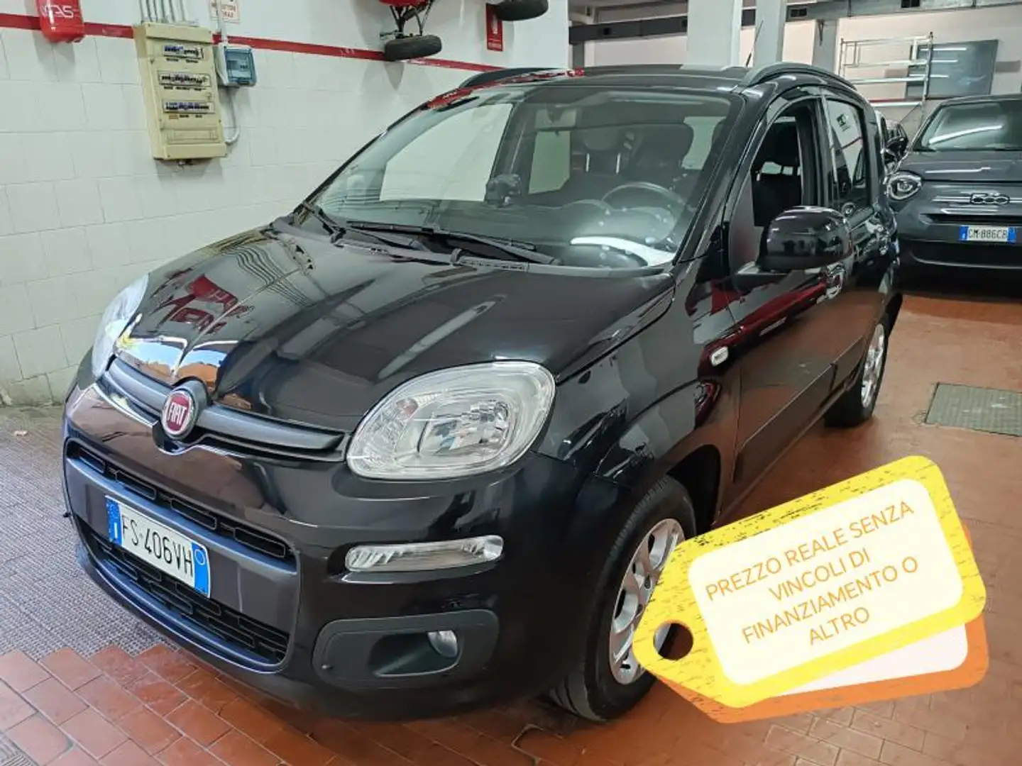 Fiat Panda 1.2 Lounge 69cv Zwart - 1