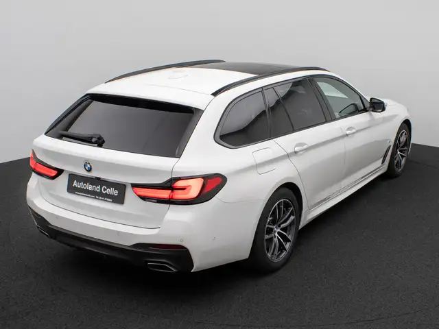 BMW 5 Series view 7