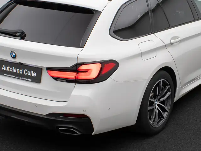 BMW 5 Series view 15