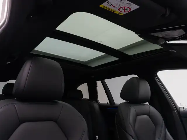 BMW 5 Series view 28