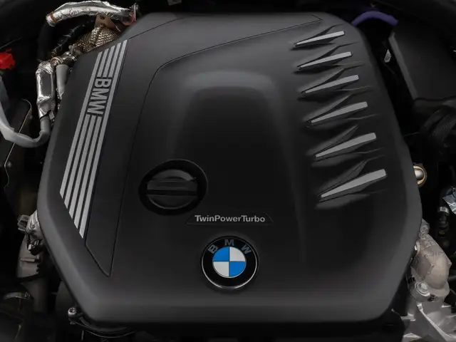 BMW 5 Series view 12