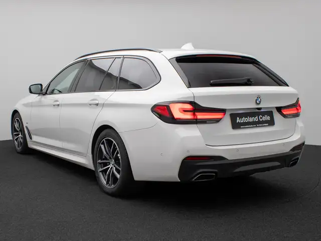 BMW 5 Series view 9