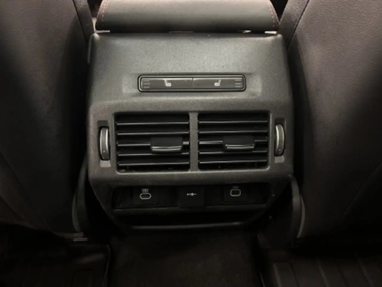 Land Rover Discovery Sport снимка Land Rover Discovery Sport