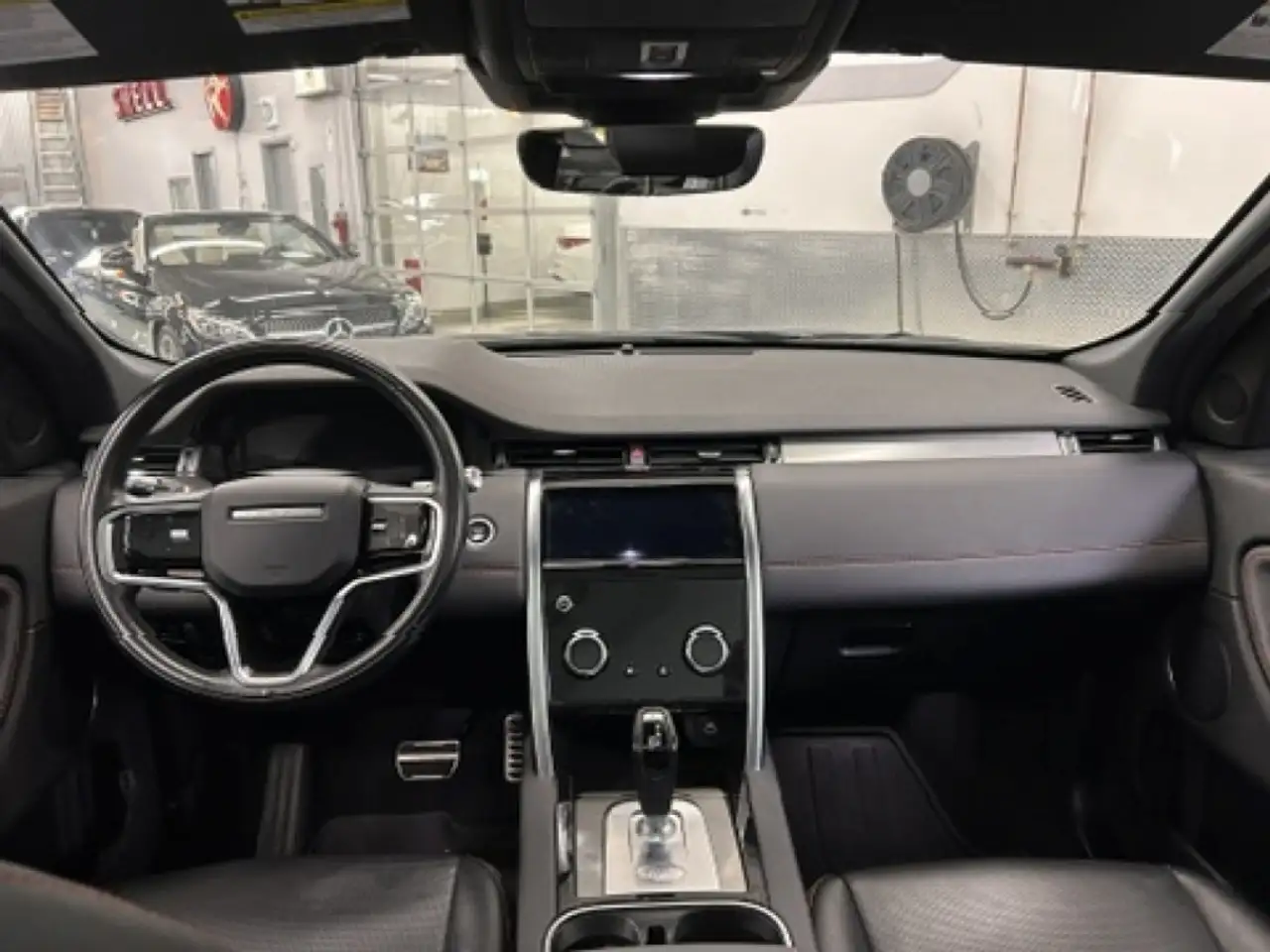 Land Rover Discovery Sport снимка Land Rover Discovery Sport