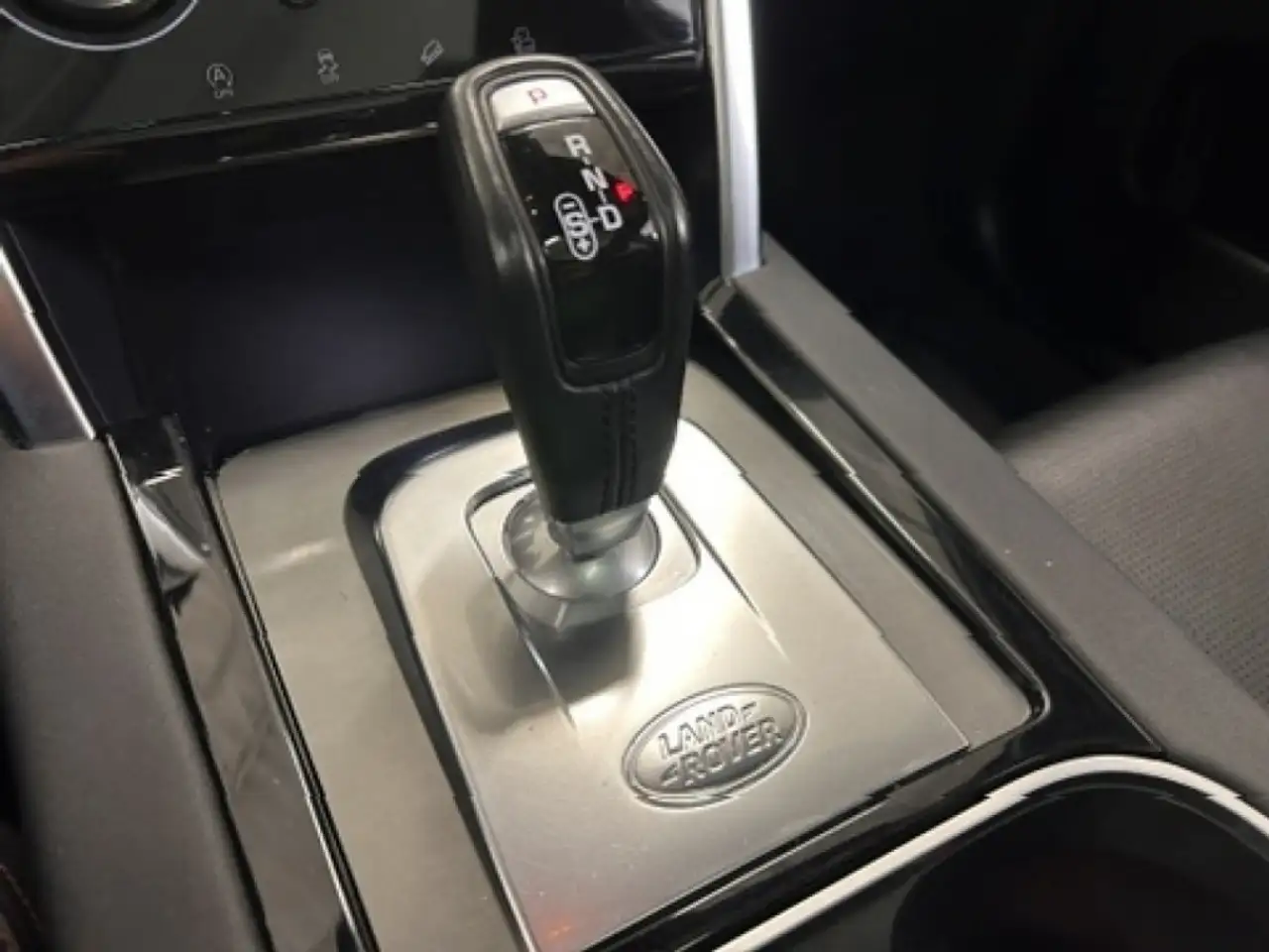 Land Rover Discovery Sport снимка Land Rover Discovery Sport