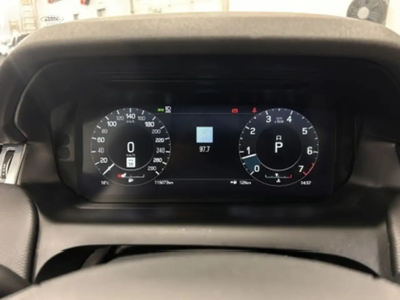 Land Rover Discovery Sport снимка Land Rover Discovery Sport