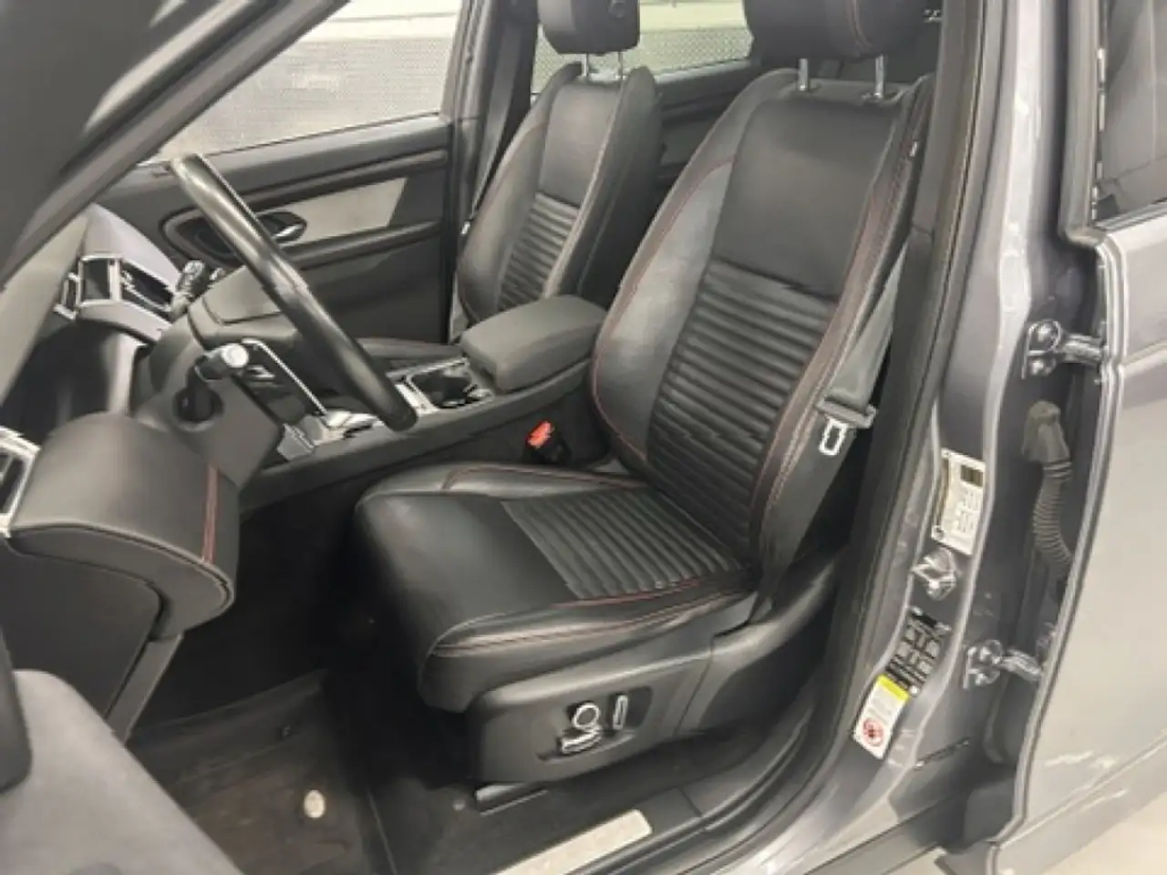 Land Rover Discovery Sport снимка Land Rover Discovery Sport