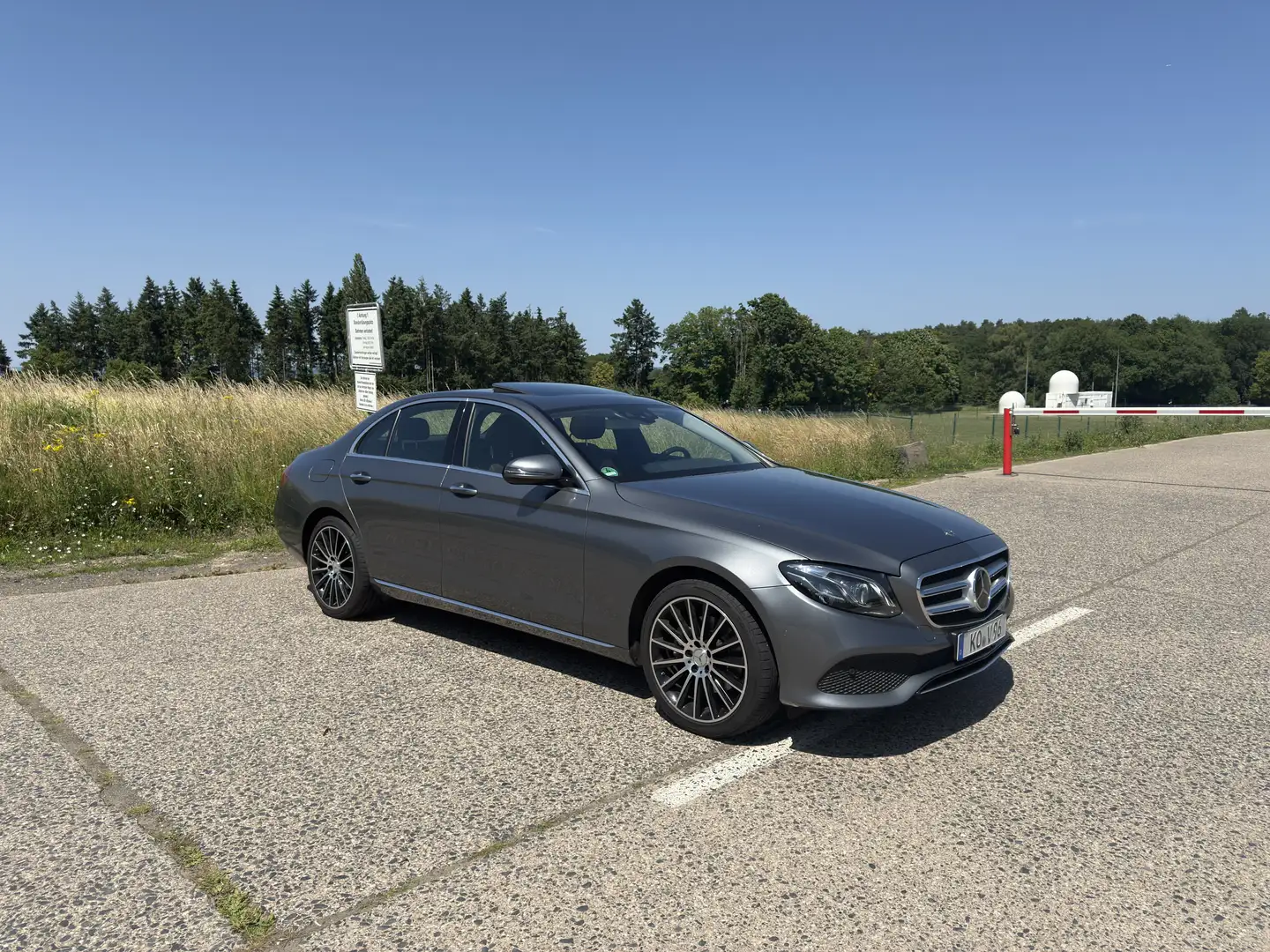 Mercedes-Benz E 250 9G-TRONIC Avantgarde Gris - 1