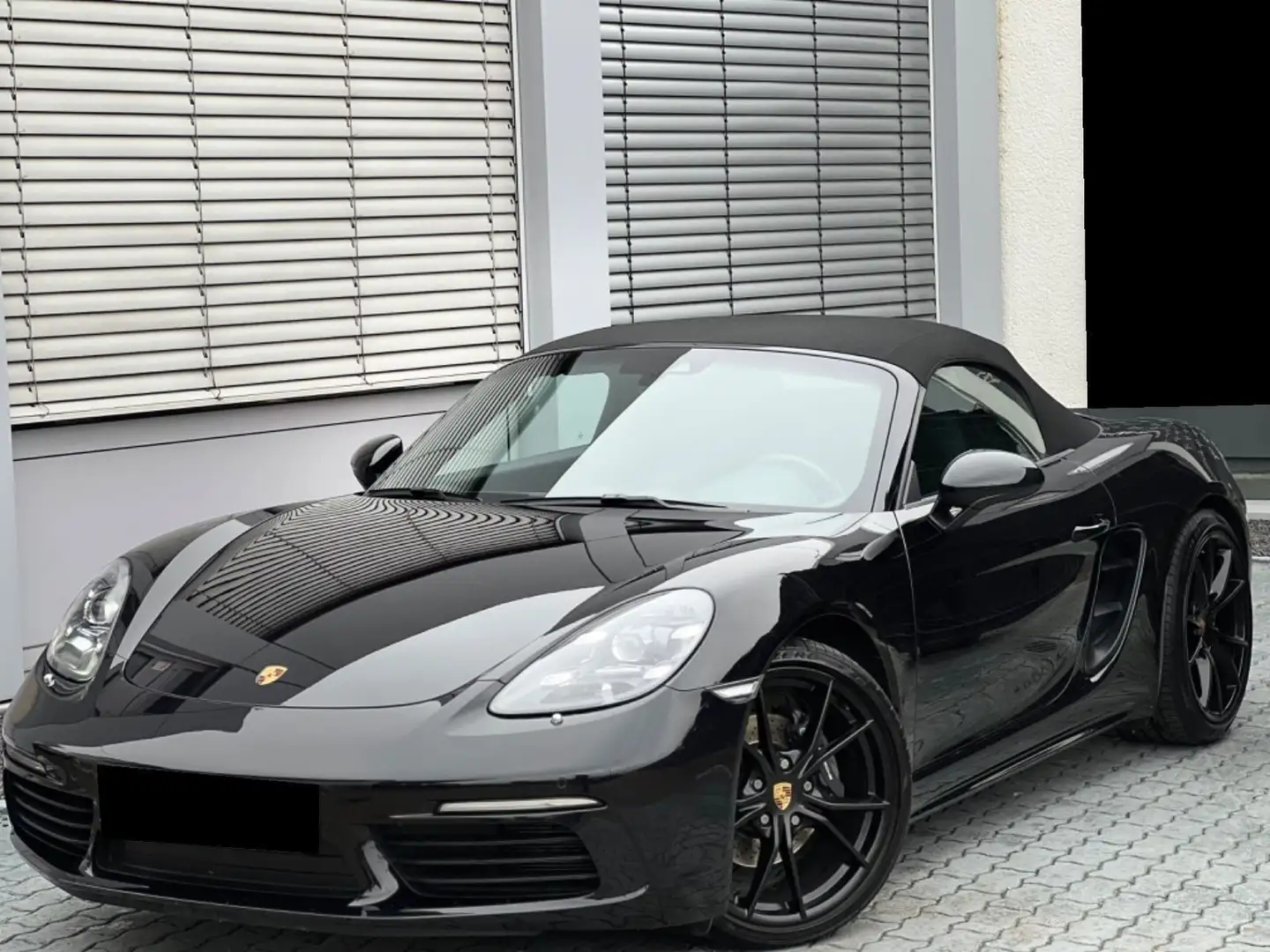 Porsche 718 Boxster - 1