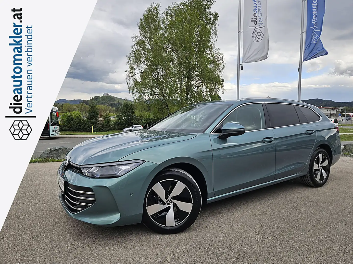 Volkswagen Passat Variant 1,5 eTSI ACT Business DSG Grün - 1