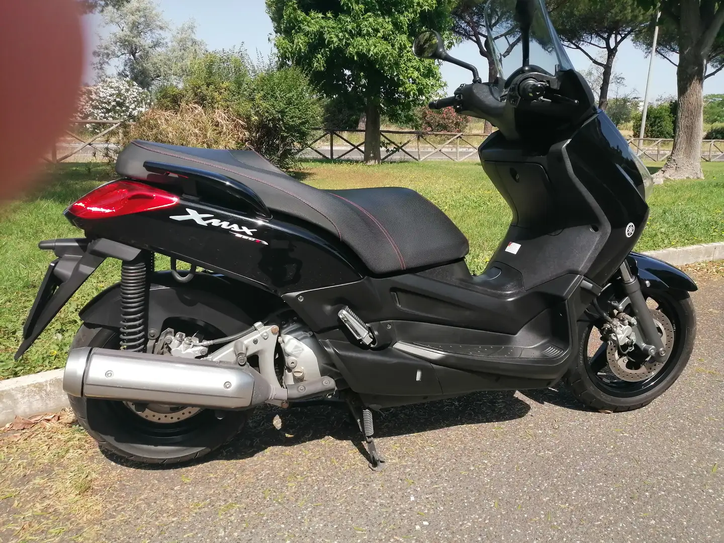 Yamaha X-Max 250 black Noir - 1