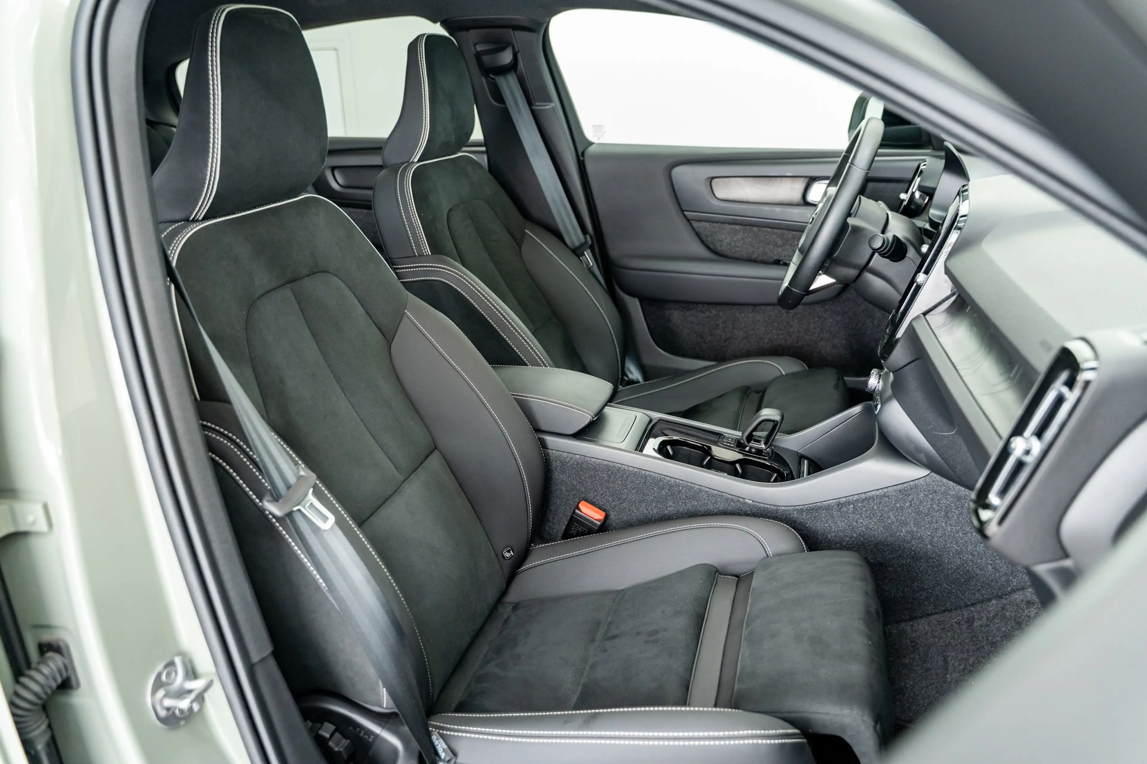 Volvo C40 Extended Range Plus 82 kWh | Trekhaak | Privacy gl — photo 6