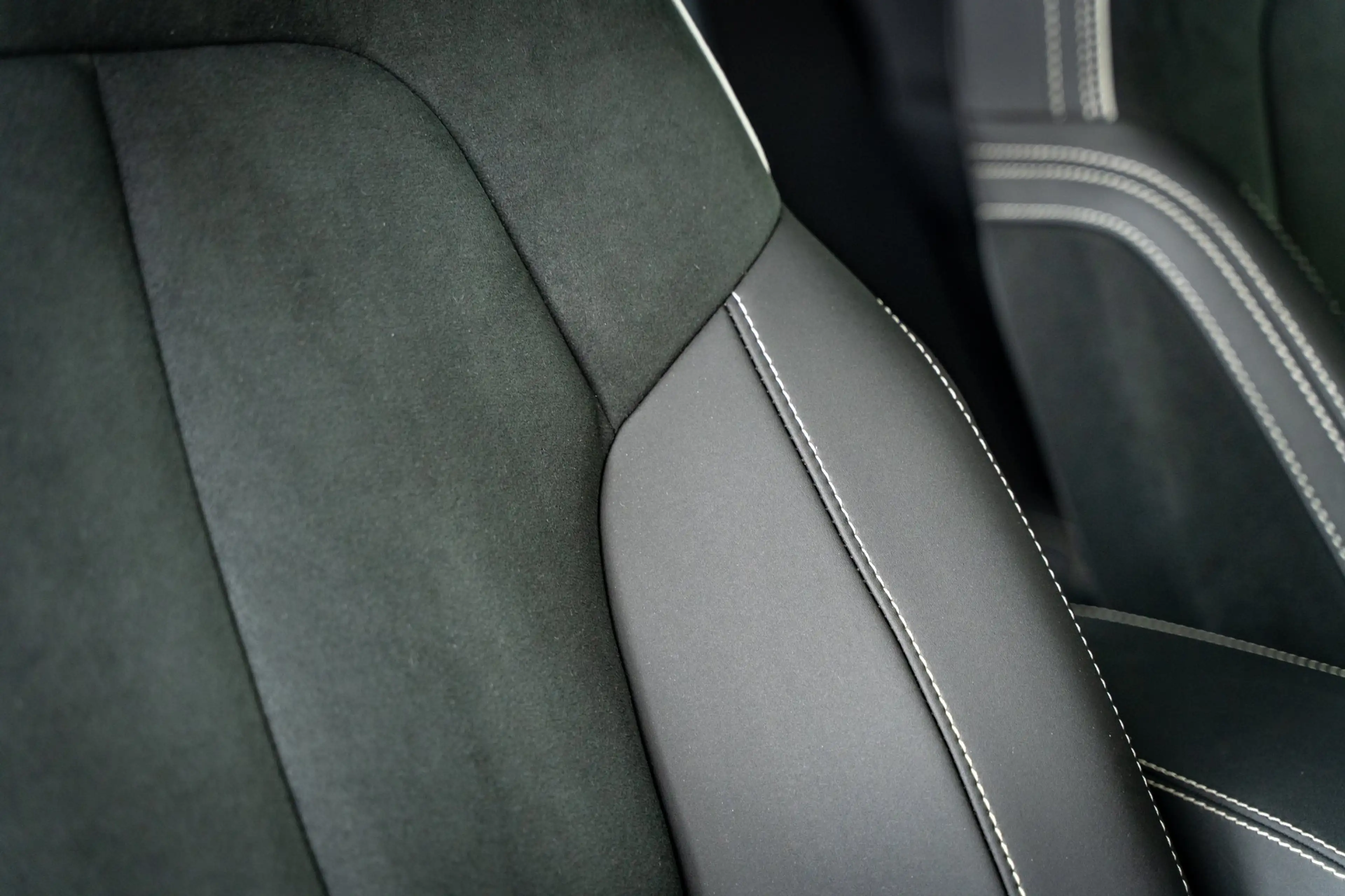 Volvo C40 Extended Range Plus 82 kWh | Trekhaak | Privacy gl — photo 14