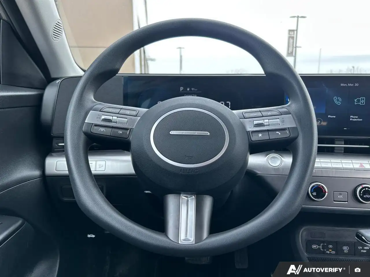 Hyundai KONA снимка Hyundai KONA
