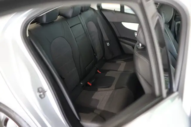 Mercedes-Benz C-Class view 13