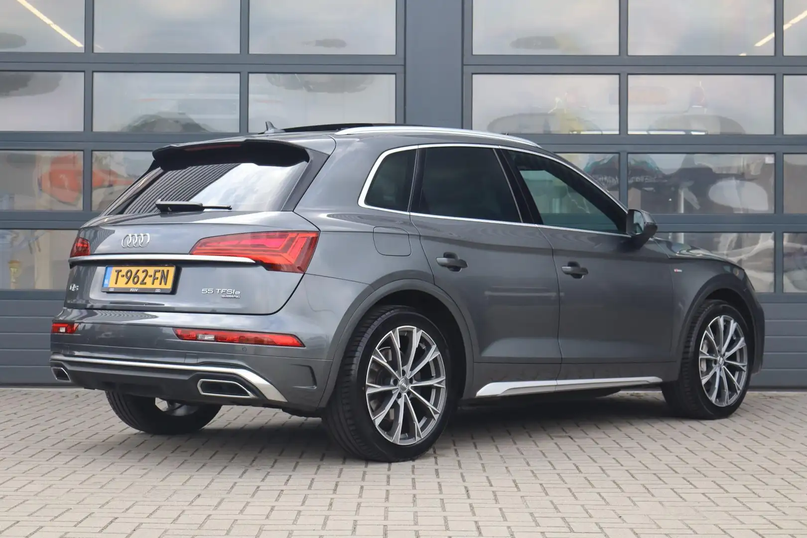 Audi Q5 55 TFSIe 367pk PHEV S Edition | SoH 91% | Luchtver Grijs - 2
