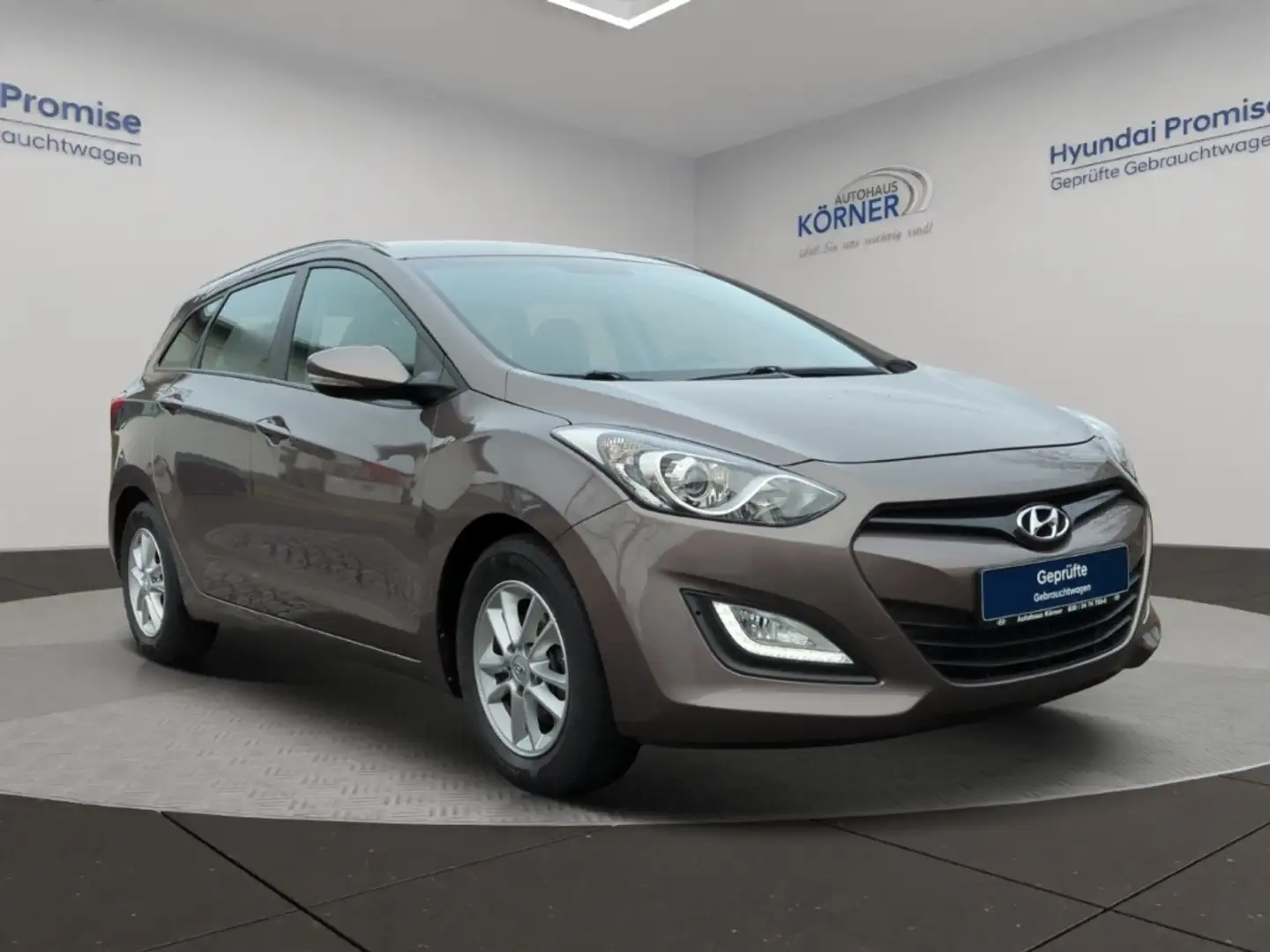 Hyundai i30 1.6 GDi Trend Automatik *NAVI*SITZHZ*PDC* Marrón - 1